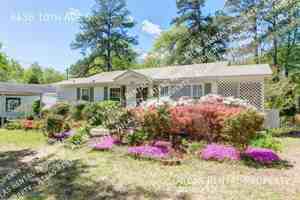 featured image of 8436 10th Ave S