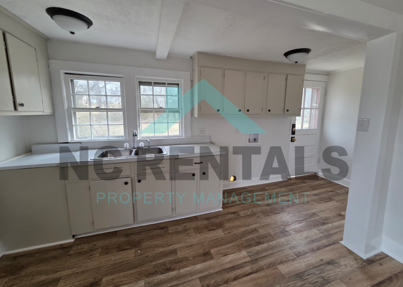 1318 Front St - Photo 6 of 19