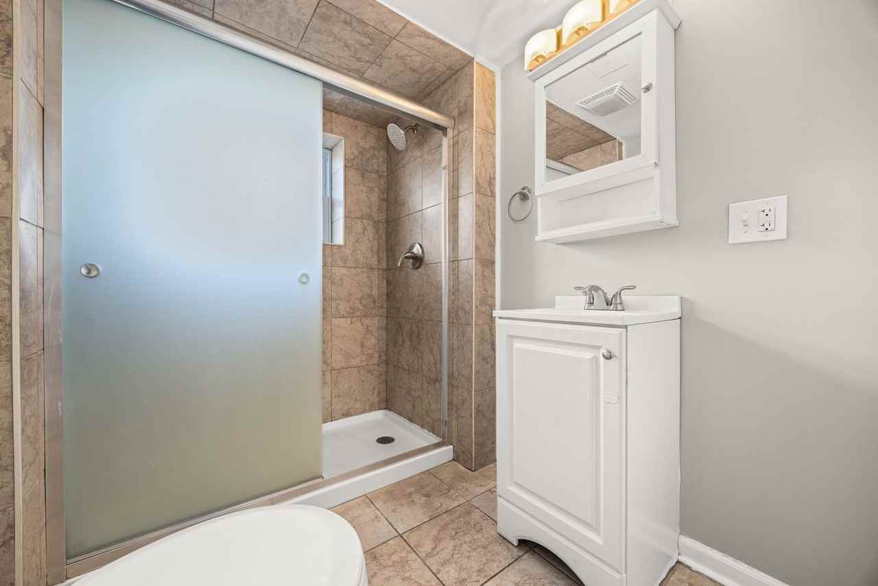 1900 Highland Ave - Photo 3 of 9