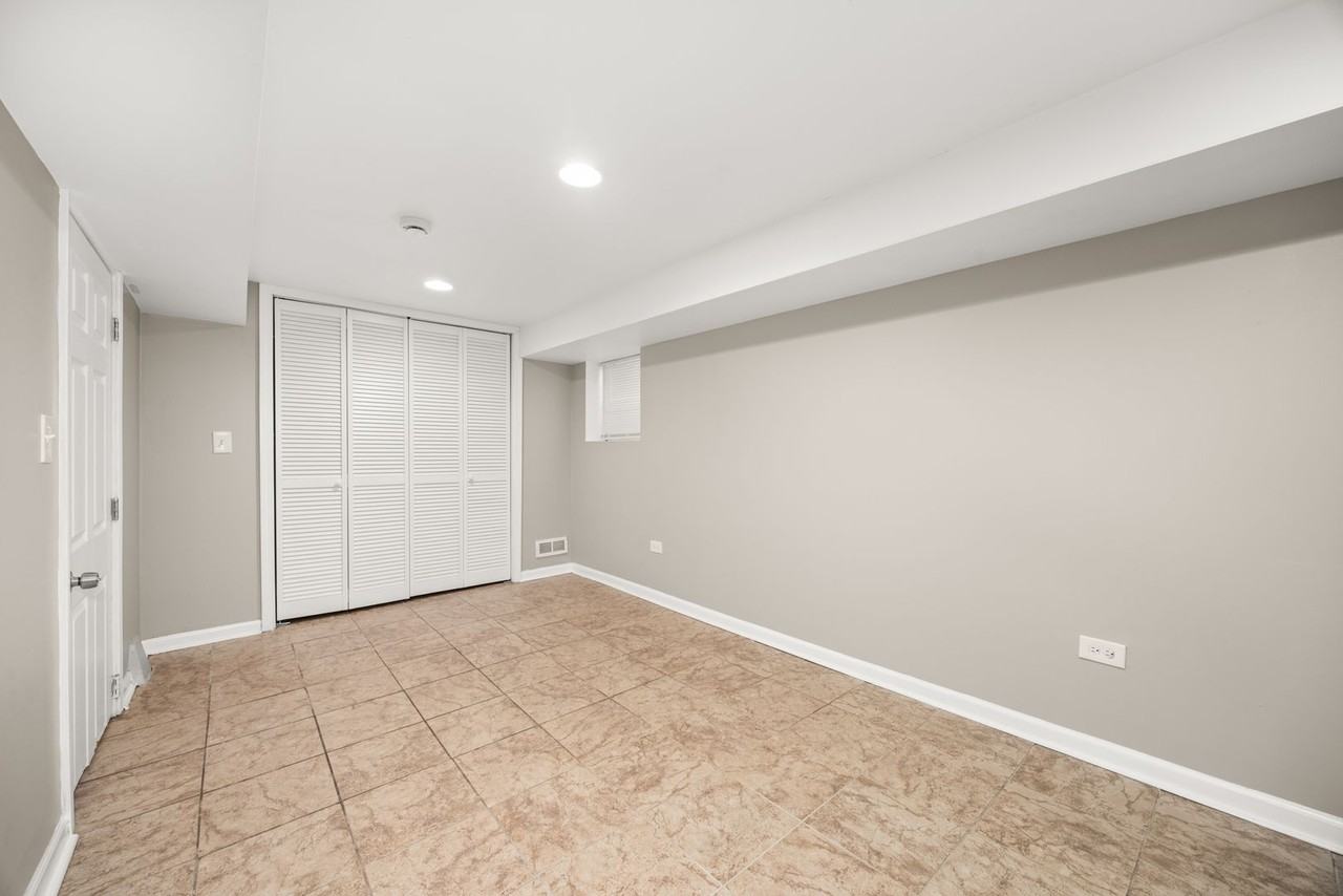 1900 Highland Ave - Photo 6 of 9