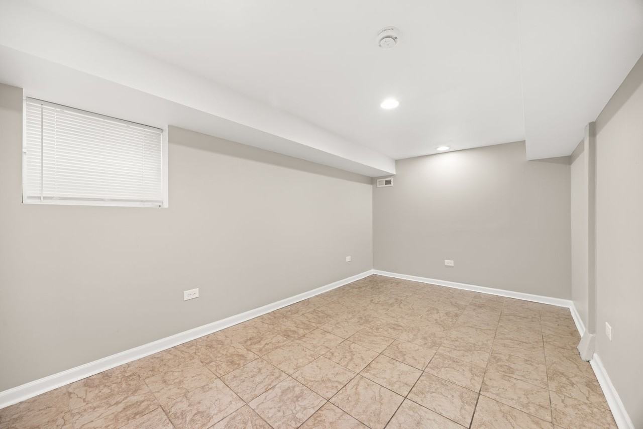 1900 Highland Ave - Photo 7 of 9