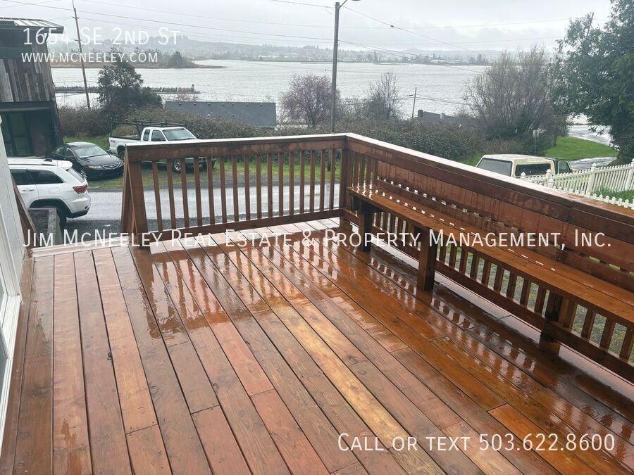 1654 Se 2nd St - Photo 3 of 32