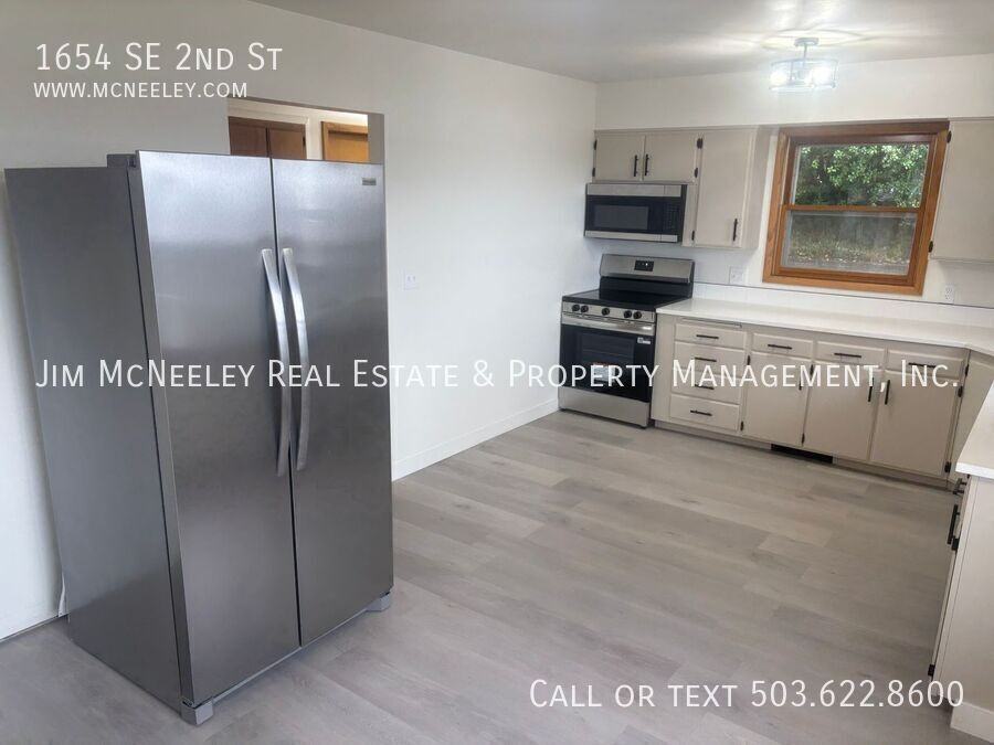 1654 Se 2nd St - Photo 6 of 32