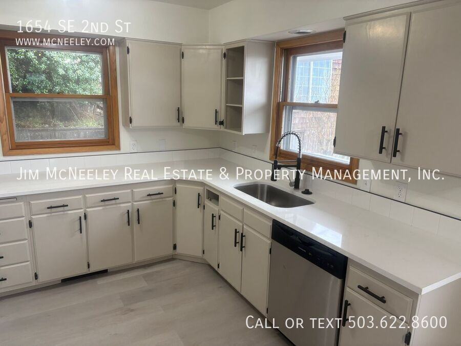 1654 Se 2nd St - Photo 7 of 32