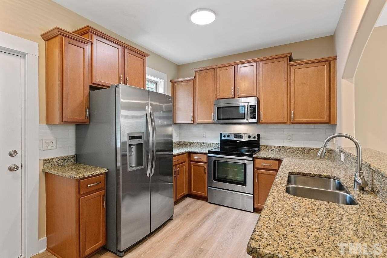 3826 Amelia Park Dr #3826 - Photo 3 of 21