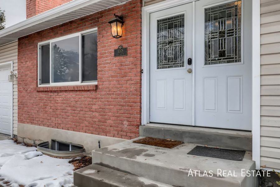 1008 E 400 S - Photo 4 of 35