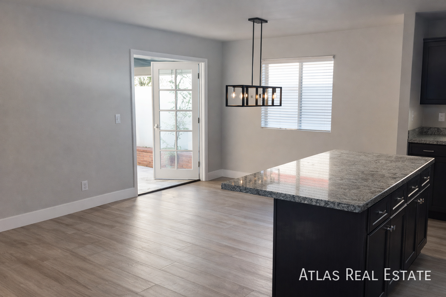 528 W La Jolla Dr - Photo 2 of 11