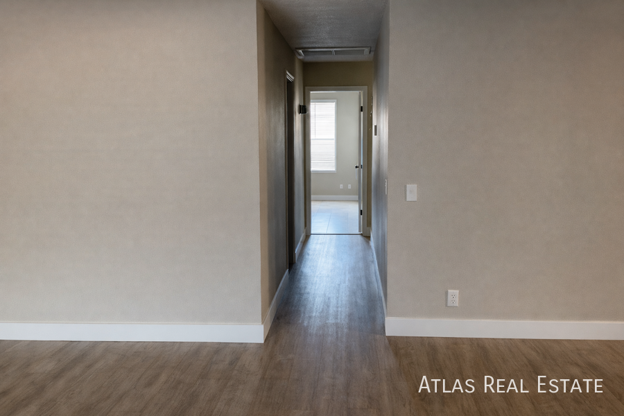 528 W La Jolla Dr - Photo 4 of 11