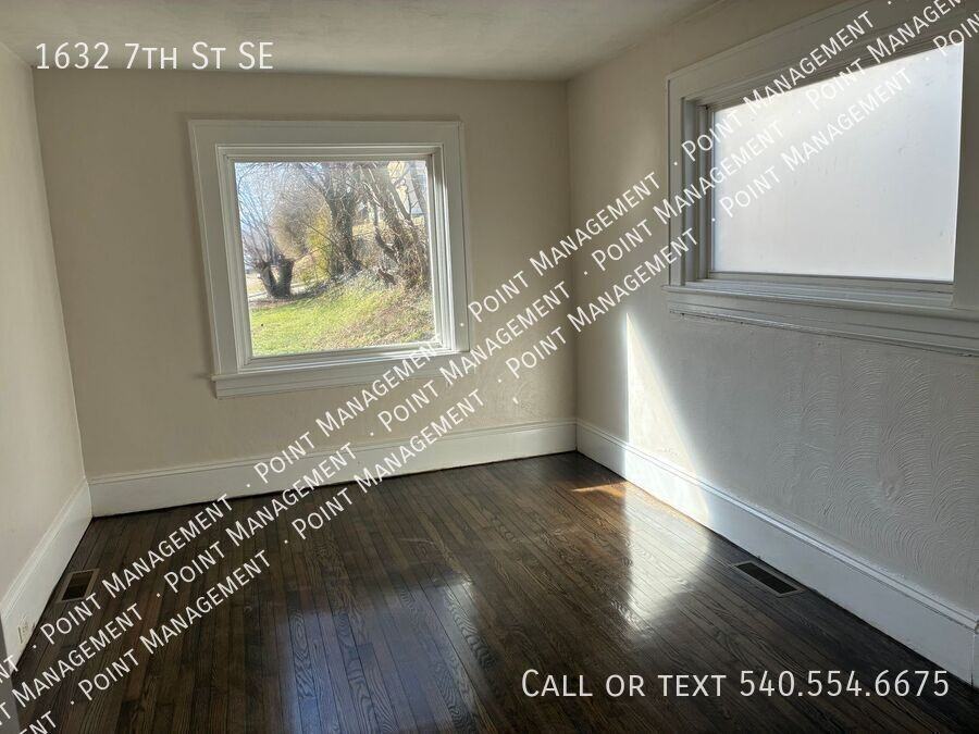 1632 7th St Se - Photo 2 of 11