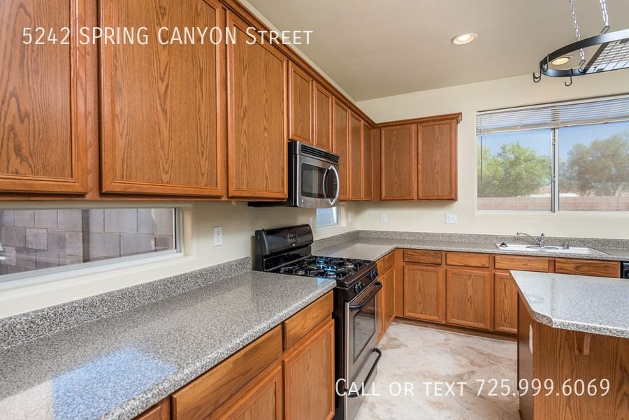 5242 Spring Canyon St - Photo 6 of 23