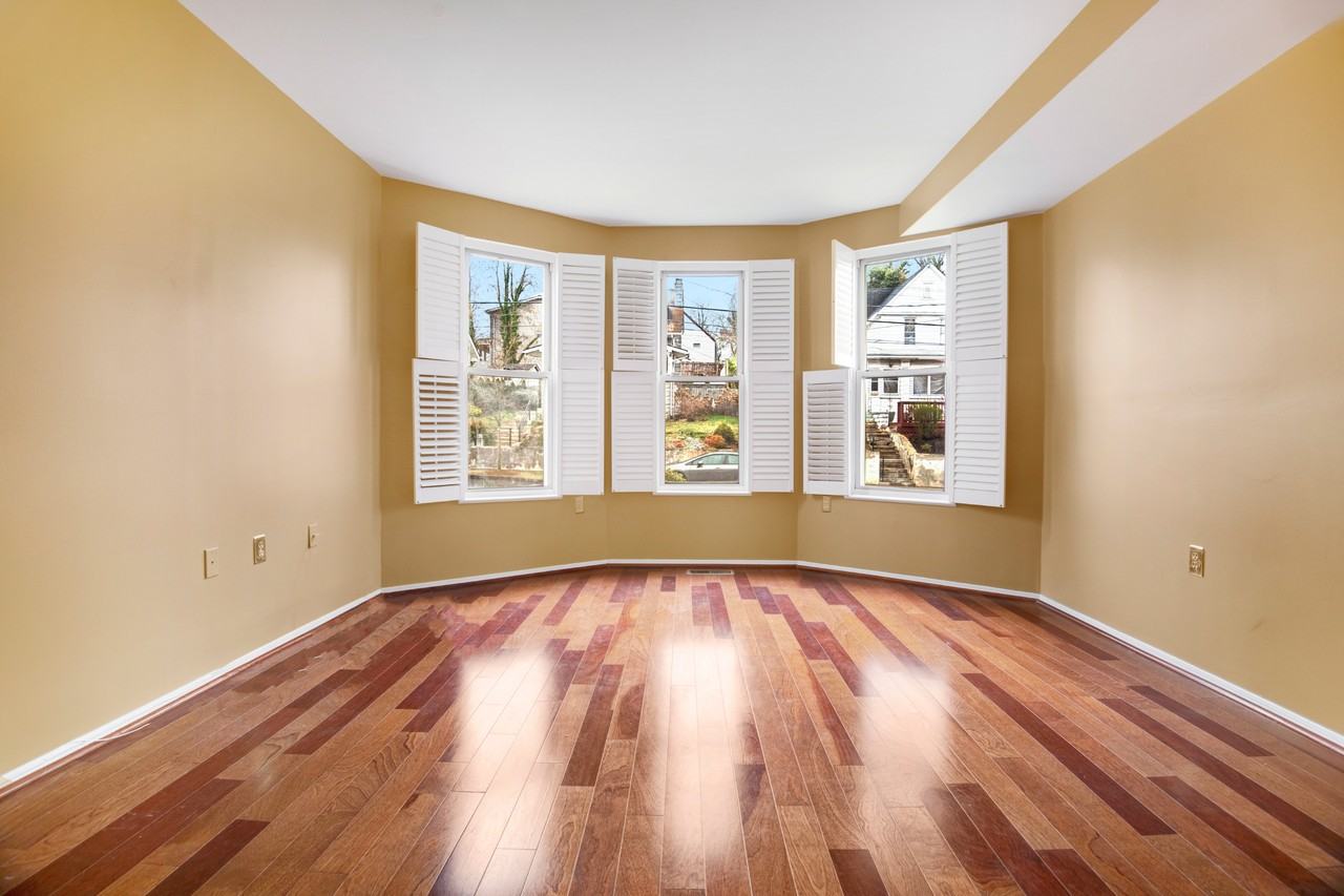 2705 24th St Ne - Photo 2 of 24