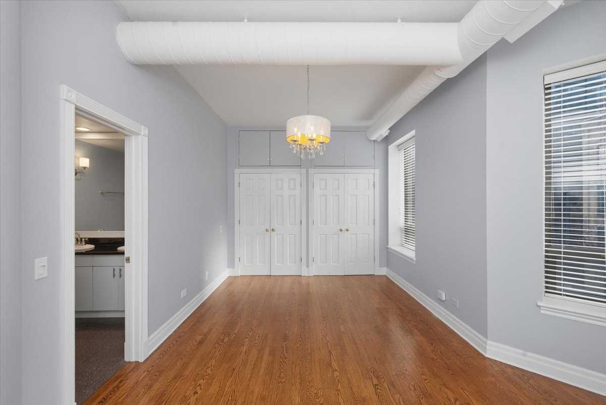 501 N Wells St #2W - Photo 6 of 9