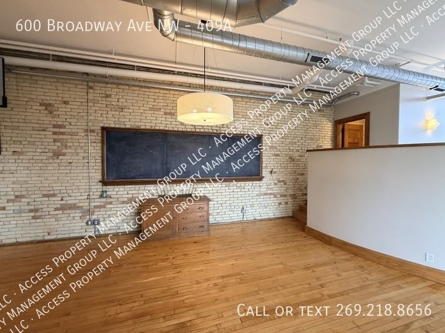 600 Broadway Ave Nw #409A - Photo 7 of 38