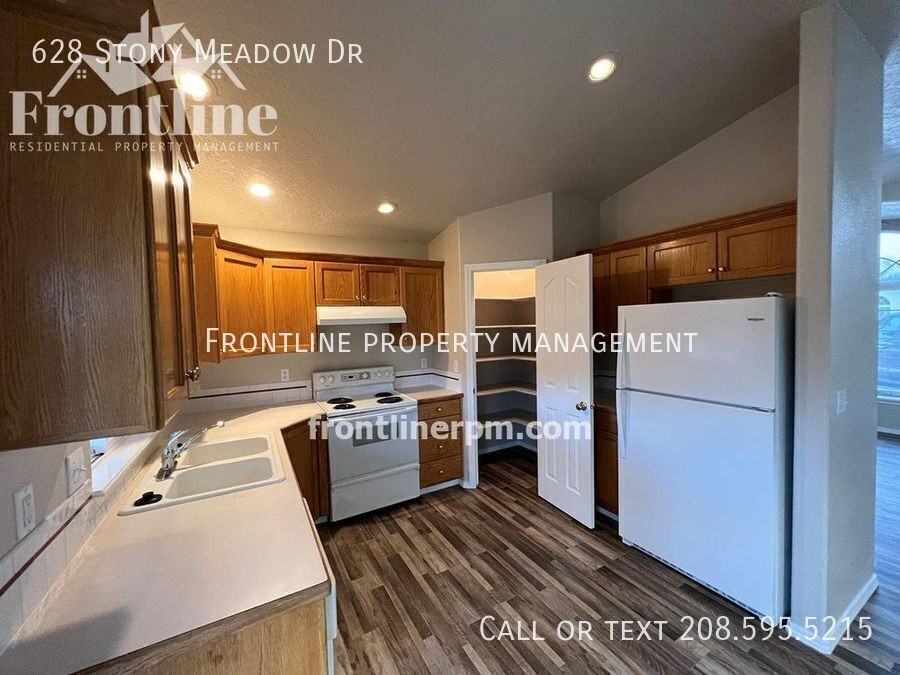 628 Stony Meadow Dr - Photo 6 of 17