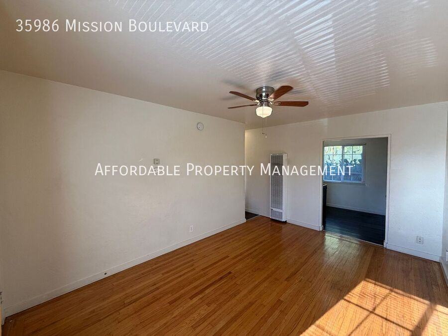 35986 Mission Blvd - Photo 4 of 11