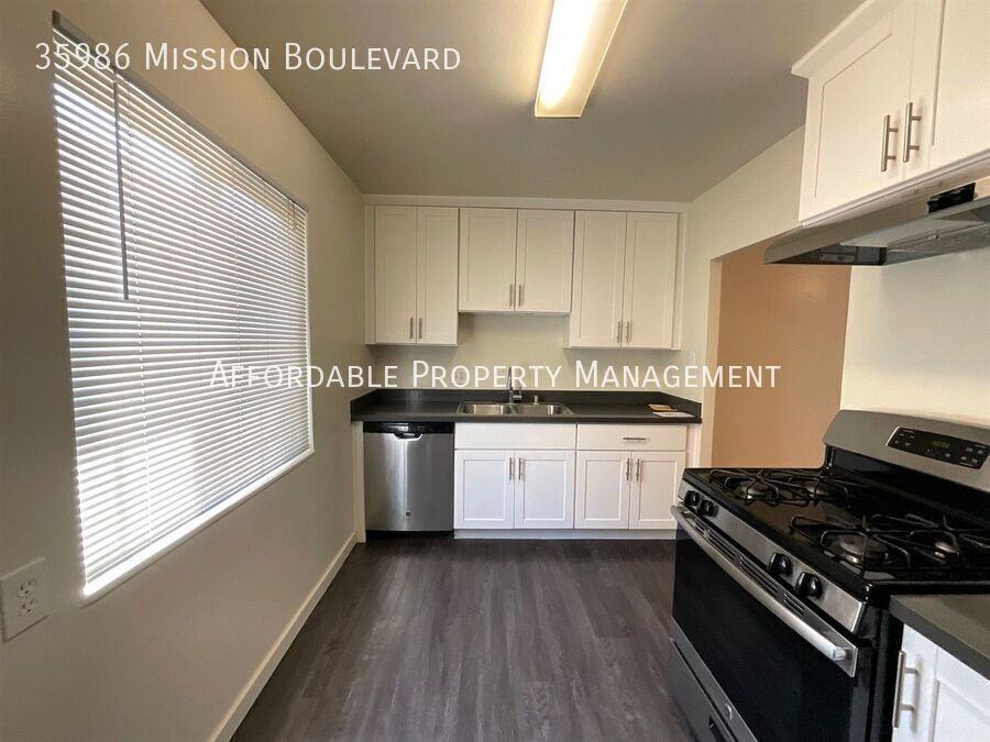 35986 Mission Blvd - Photo 5 of 11