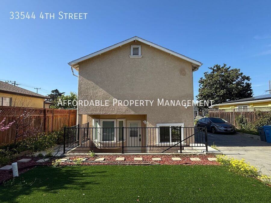 33544 4th St - Photo 3 of 18