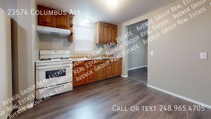 23574 Columbus Ave - Photo 2 of 15