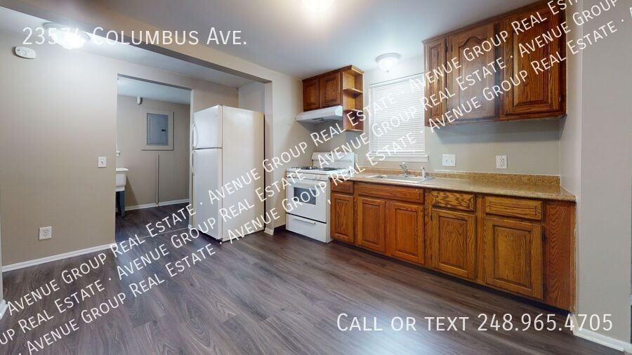 23574 Columbus Ave - Photo 4 of 15