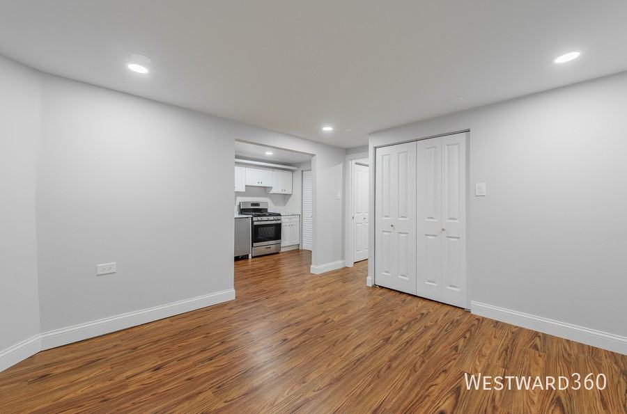 666 E 50th Pl #G - Photo 5 of 13