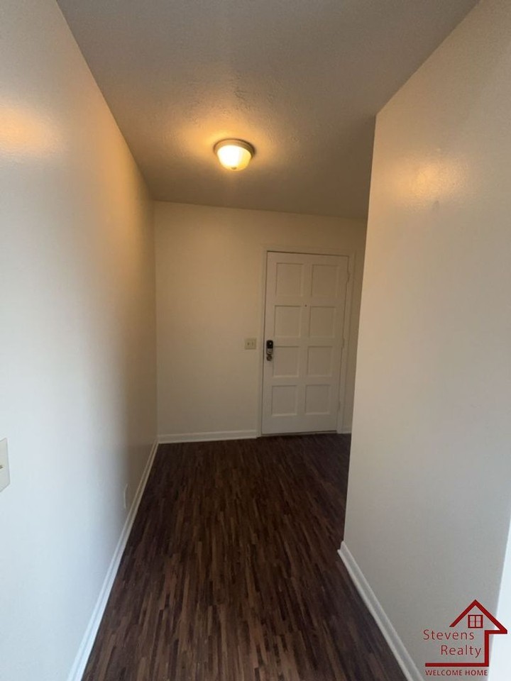 Creekwood Apartments - Photo 5 of 25