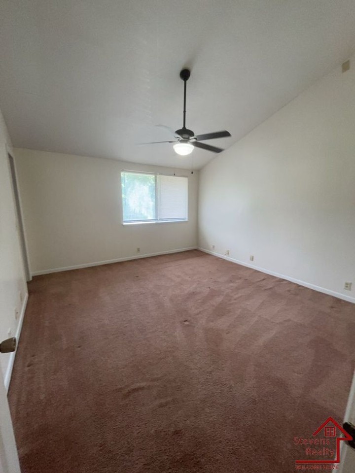 Creekwood Apartments - Photo 4 of 25