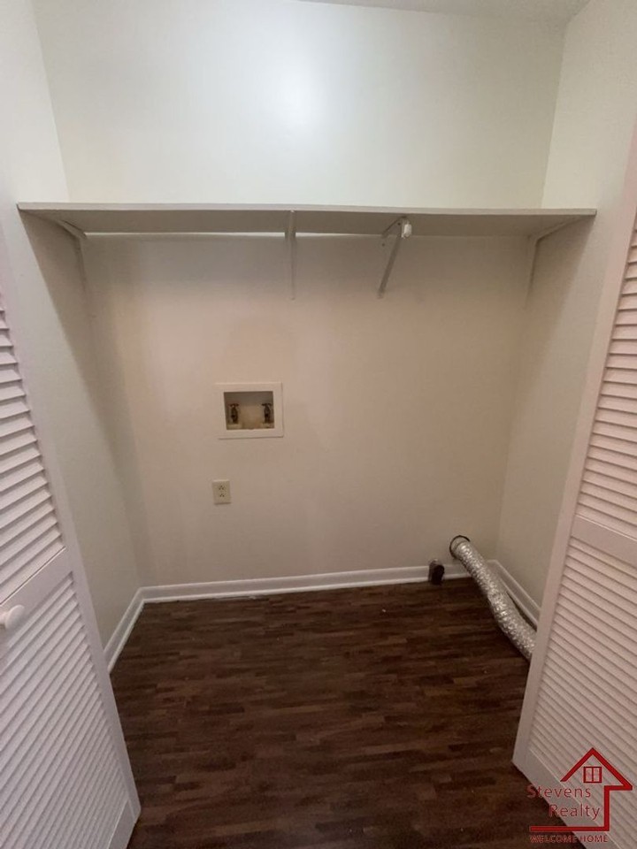 Creekwood Apartments - Photo 6 of 25