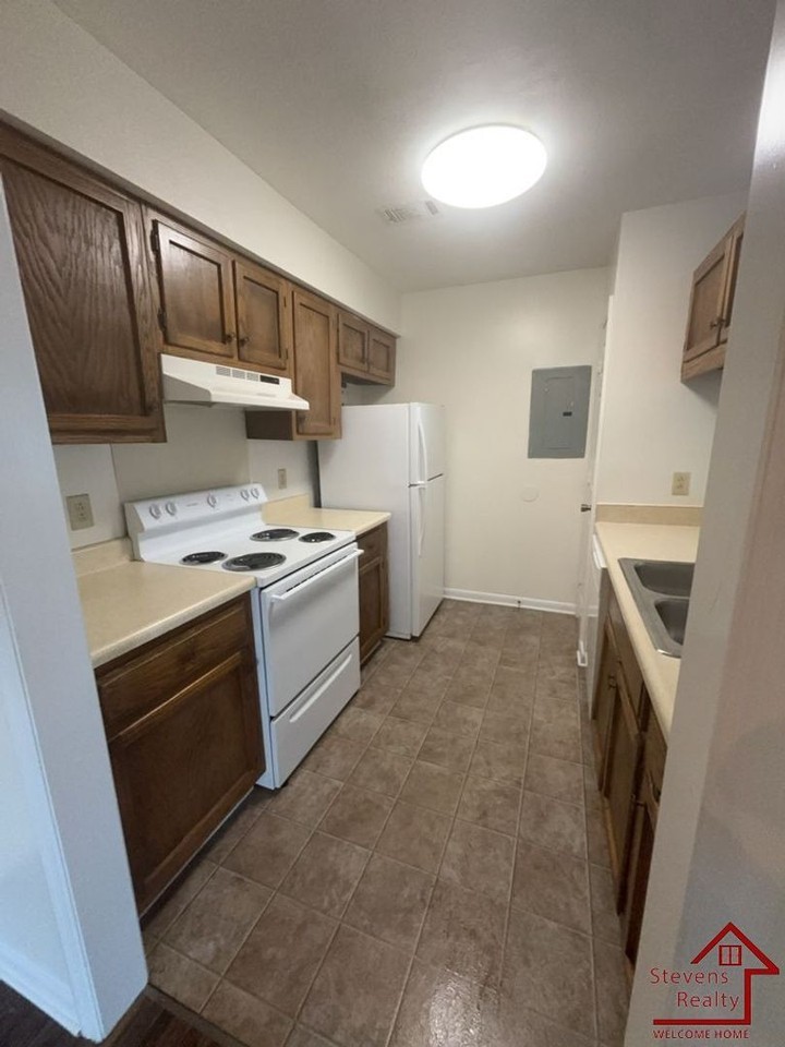 Creekwood Apartments - Photo 2 of 25