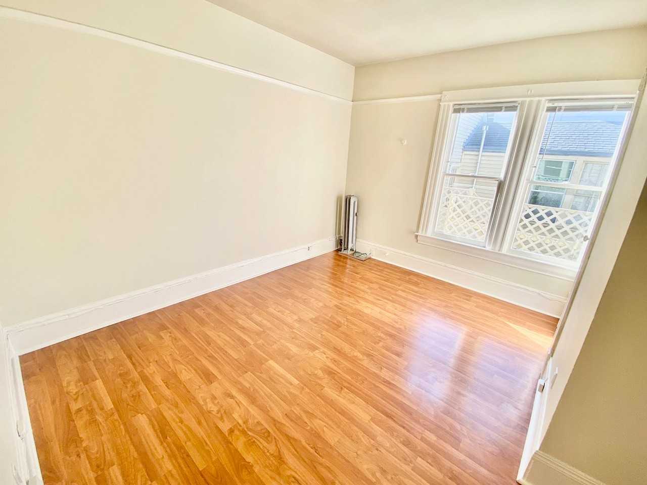 1720 Pacific Ave #22 - Photo 6 of 19