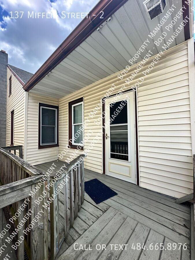 137 Mifflin St #2 - Photo 2 of 19