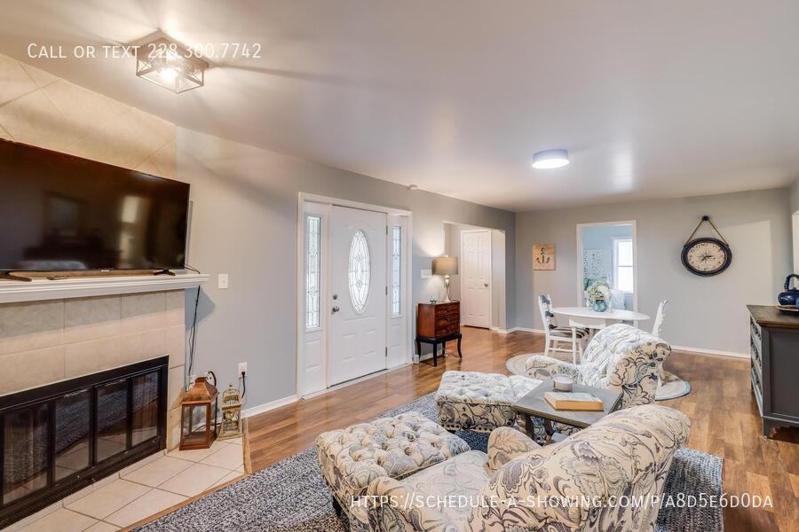 419 E 2nd St - Photo 3 of 22