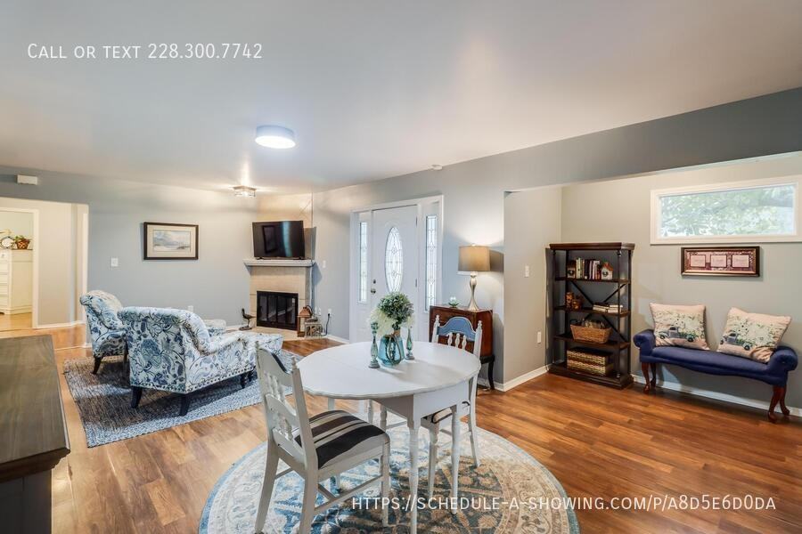 419 E 2nd St - Photo 4 of 22