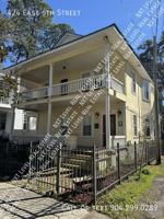 featured image of 424 E 6th St