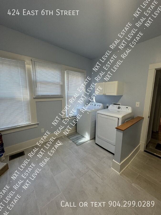 424 E 6th St - Photo 6 of 19