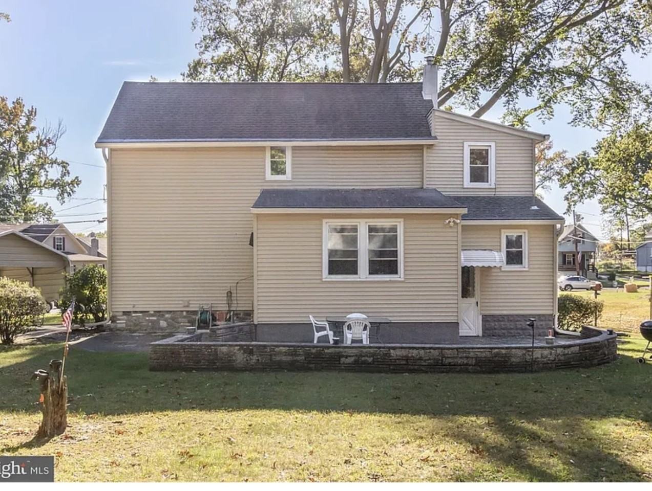 244 Baptiste Ave - Photo 2 of 15