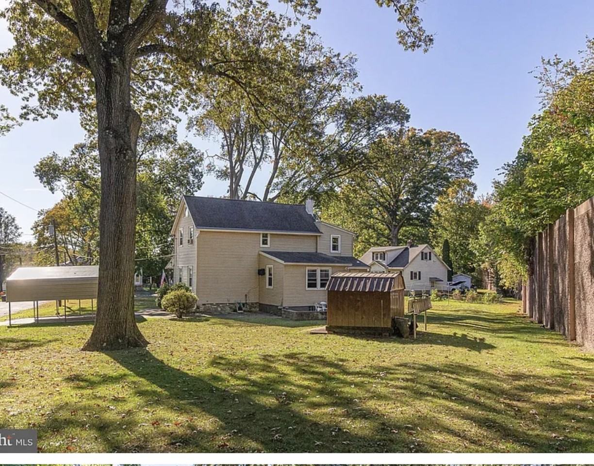 244 Baptiste Ave - Photo 3 of 15