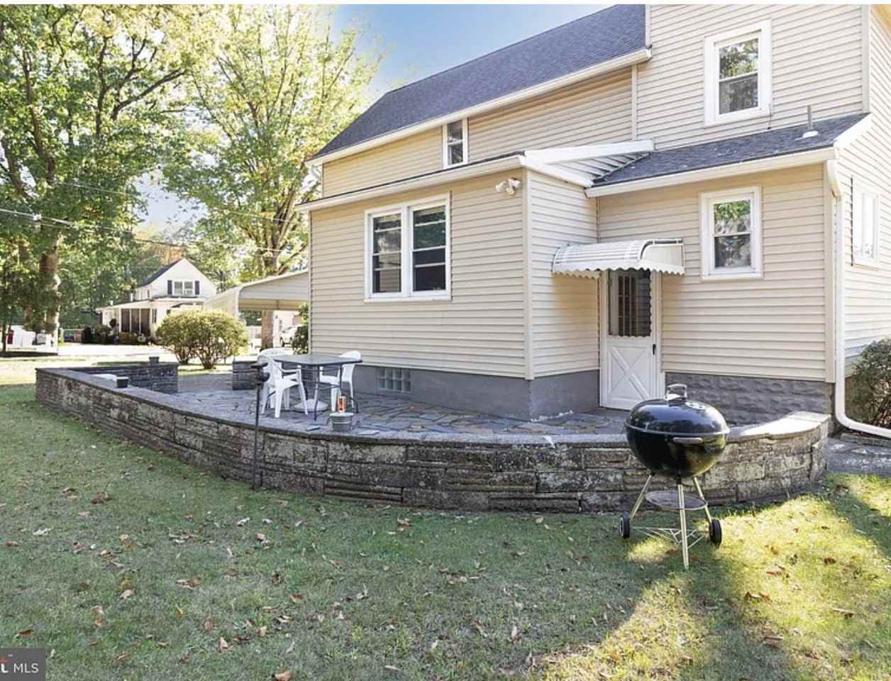 244 Baptiste Ave - Photo 4 of 15