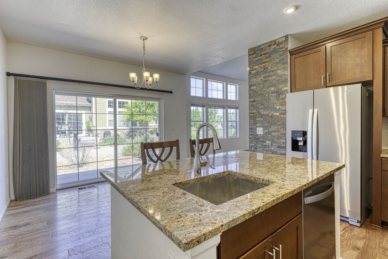 1154 Telleen Ave - Photo 5 of 20