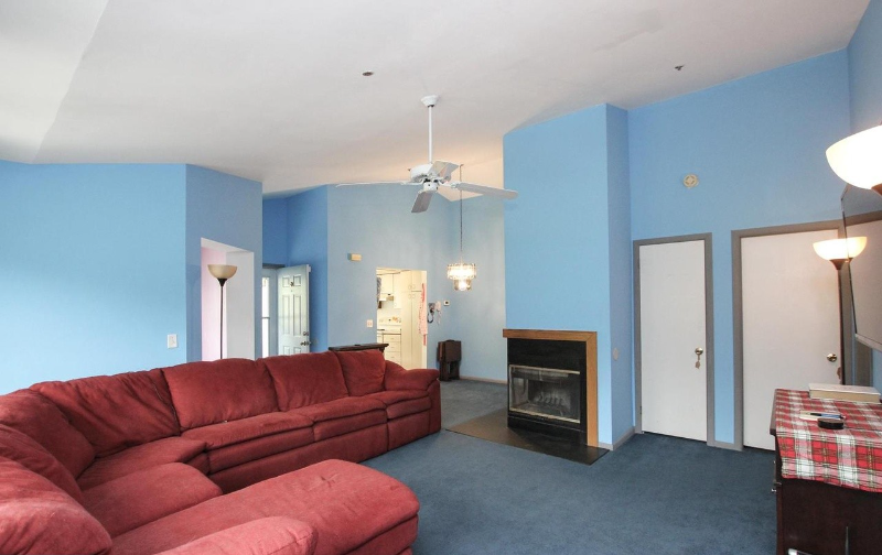 401 Margit Ct - Photo 3 of 15