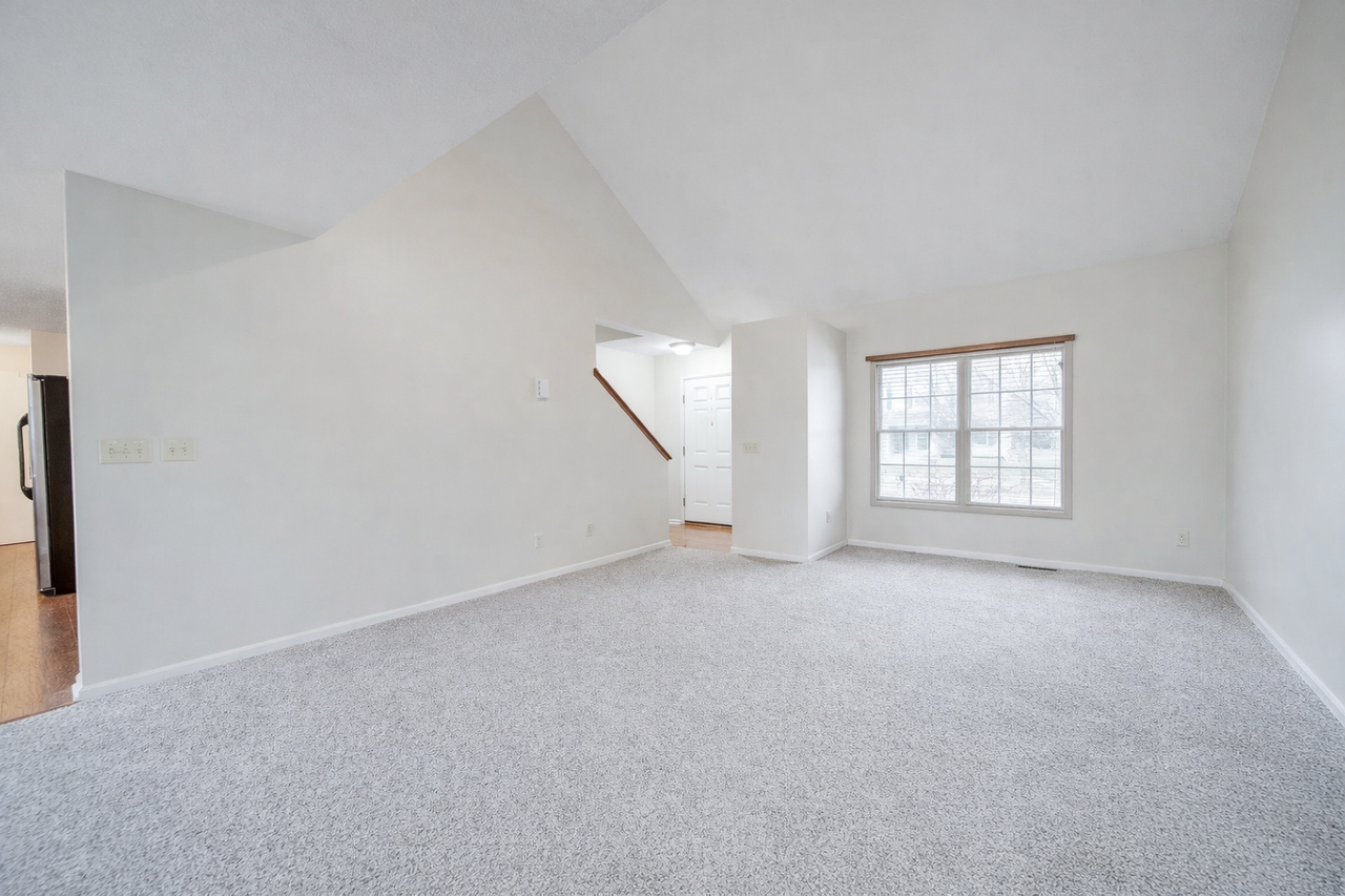 8602 Smokey Hollow Dr - Photo 3 of 20