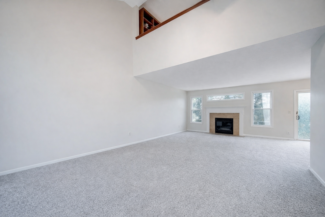 8602 Smokey Hollow Dr - Photo 4 of 20