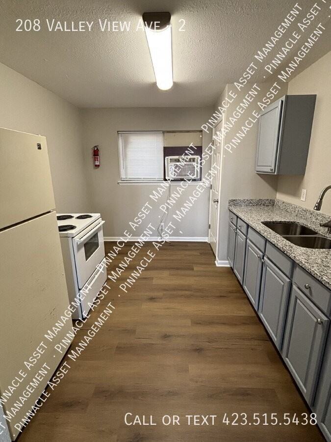 208 Valley View Ave #2 - Photo 3 of 17