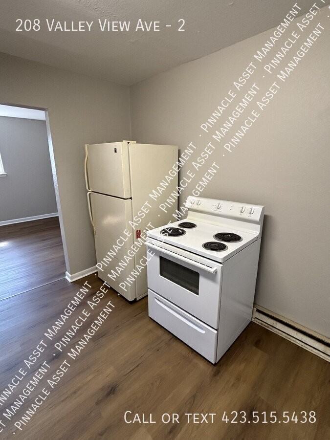 208 Valley View Ave #2 - Photo 5 of 17