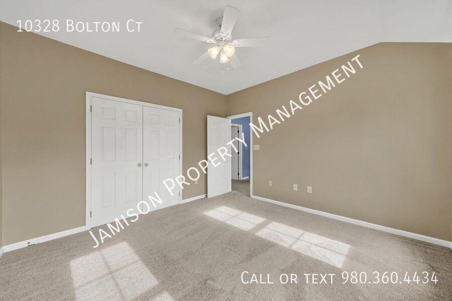 10328 Bolton Ct - Photo 3 of 35