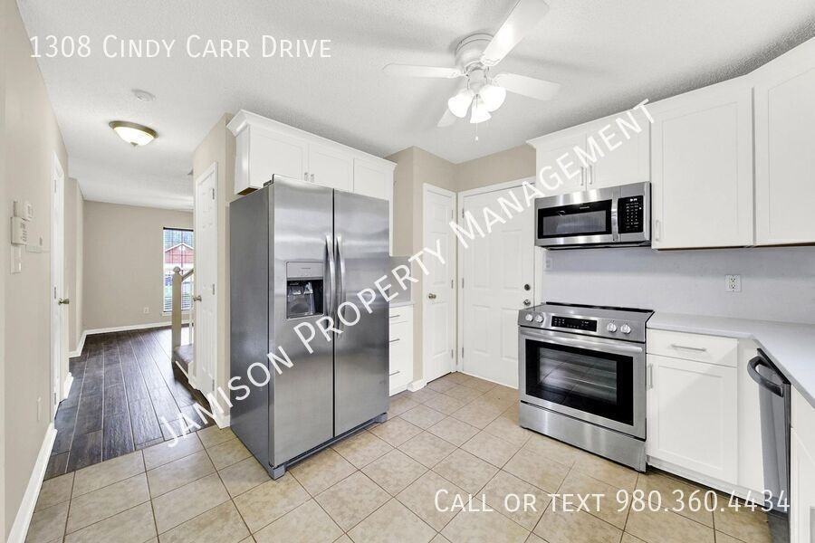 1308 Cindy Carr Dr - Photo 6 of 30