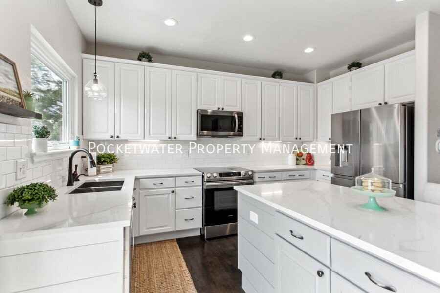 3435 Castle Peak Ave - Photo 7 of 41