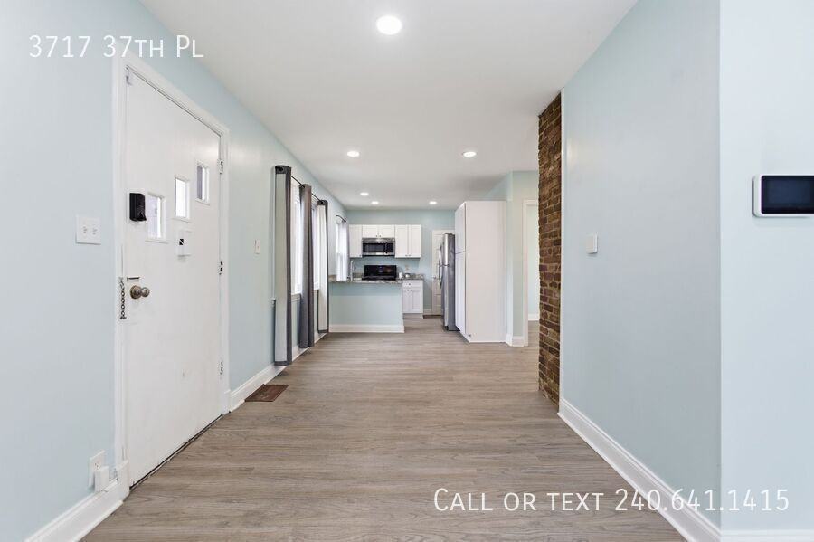 3717 37th Pl - Photo 3 of 16