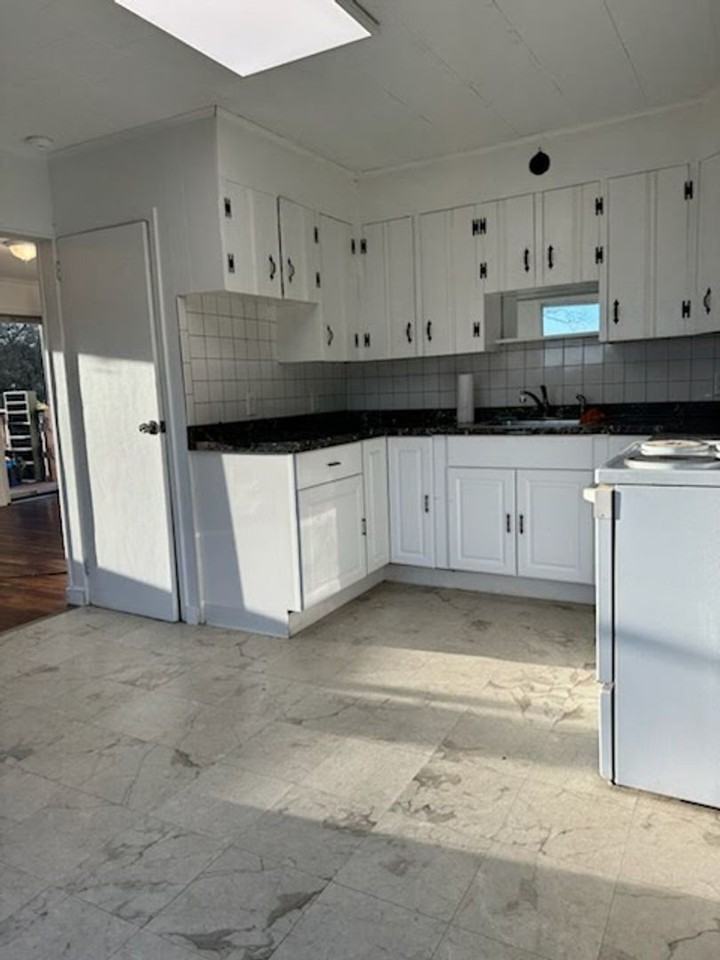 505 Royal Manor Rd #505 - Photo 7 of 11