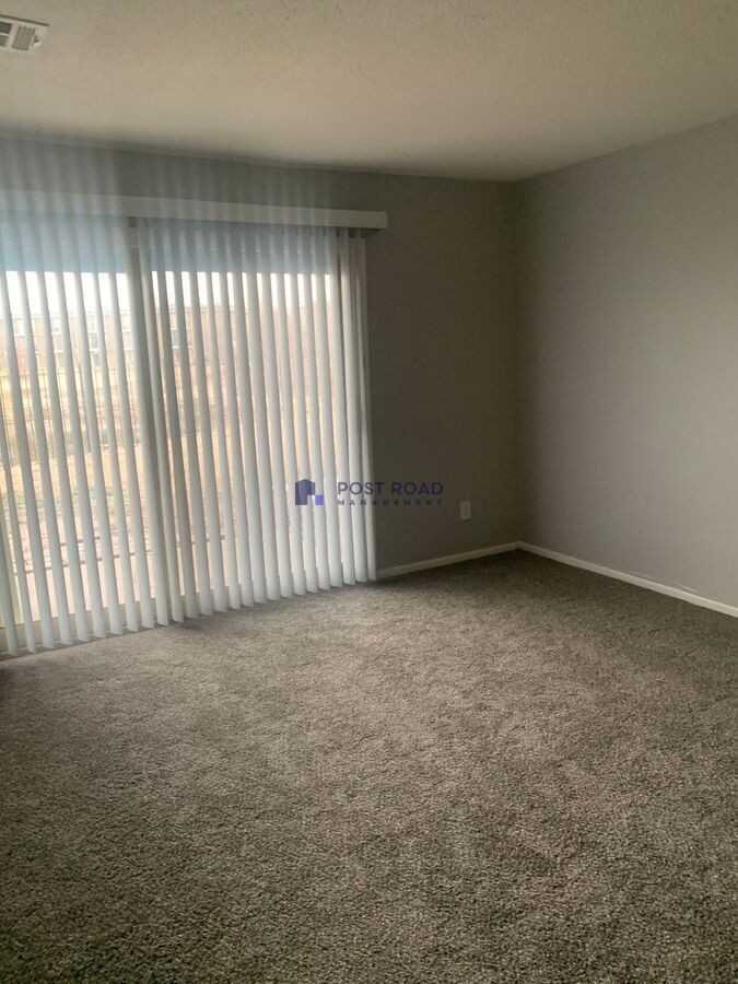 515 W 27th St S #102 - Photo 2 of 42