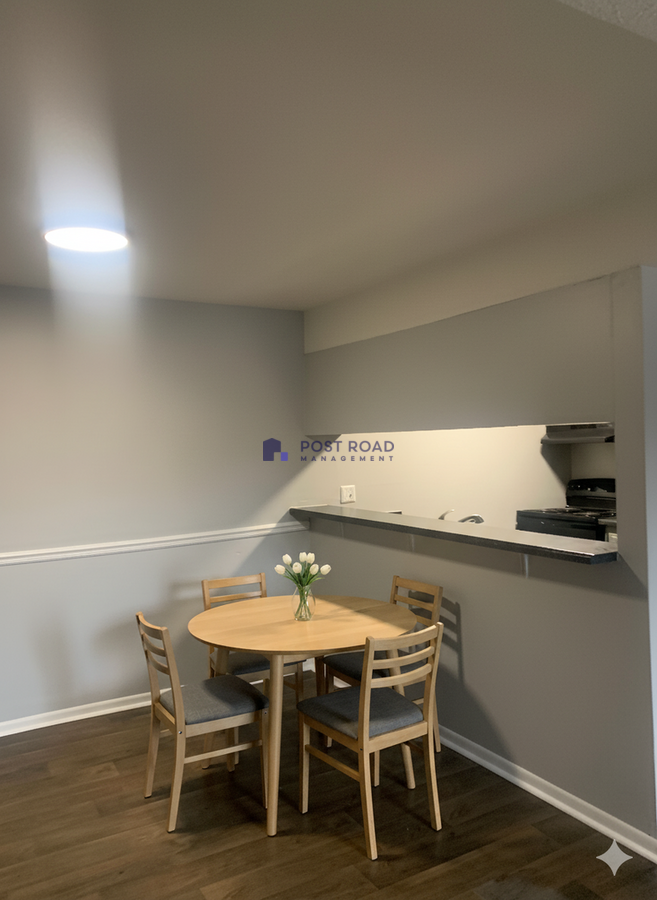 515 W 27th St S #102 - Photo 3 of 42